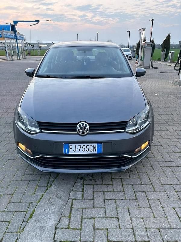 Usata VW Polo 90 CV (66 kW) 2017 Grigio Utilitaria