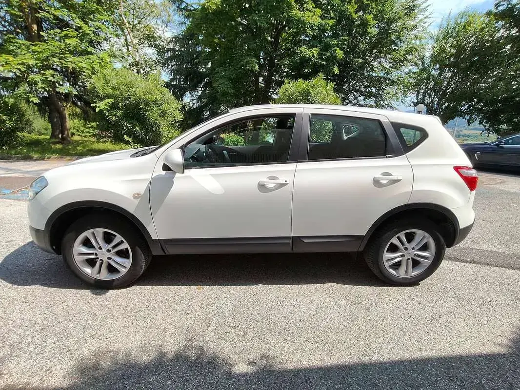Usata Nissan Qashqai Visia 110 CV (80 kW) 2010 Bianco SUV