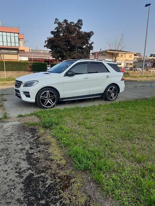 Usata 2015 Mercedes ML350 Premium SUV | 21.000 € (Buon prezzo) - Immagine 1/4