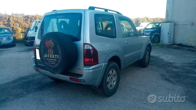 Usata Mitsubishi Pajero 160 CV (117 kW) 2004 Grigio SUV