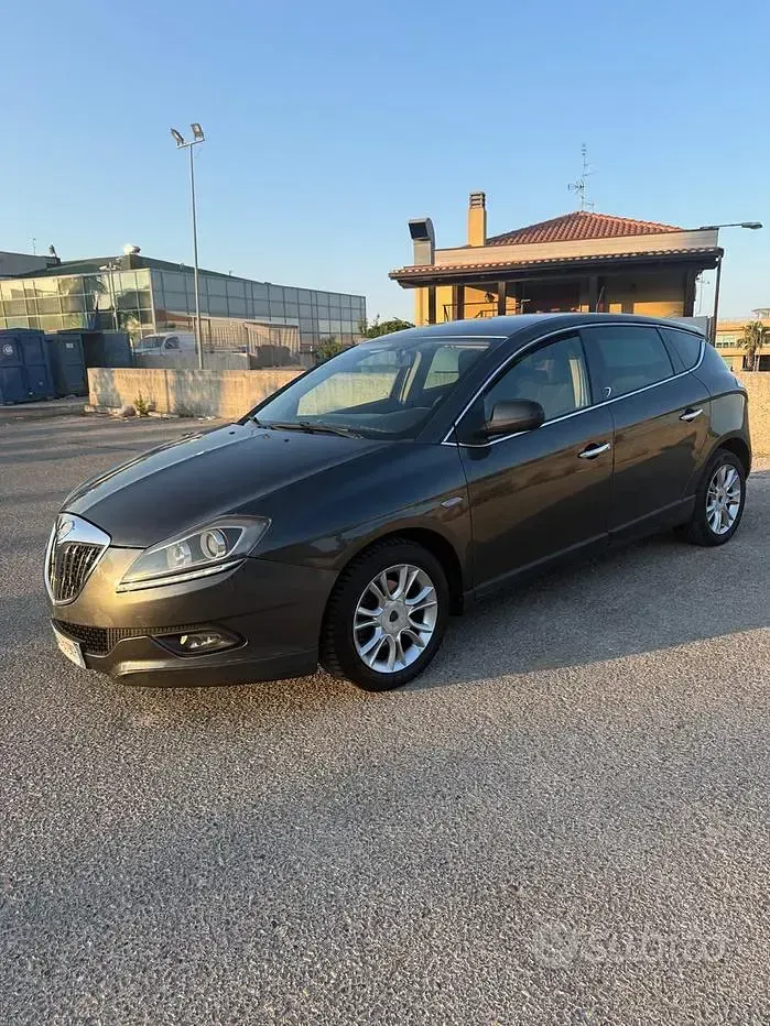 Usata Lancia Delta 120 CV (88 kW) 2009 Grigio Utilitaria