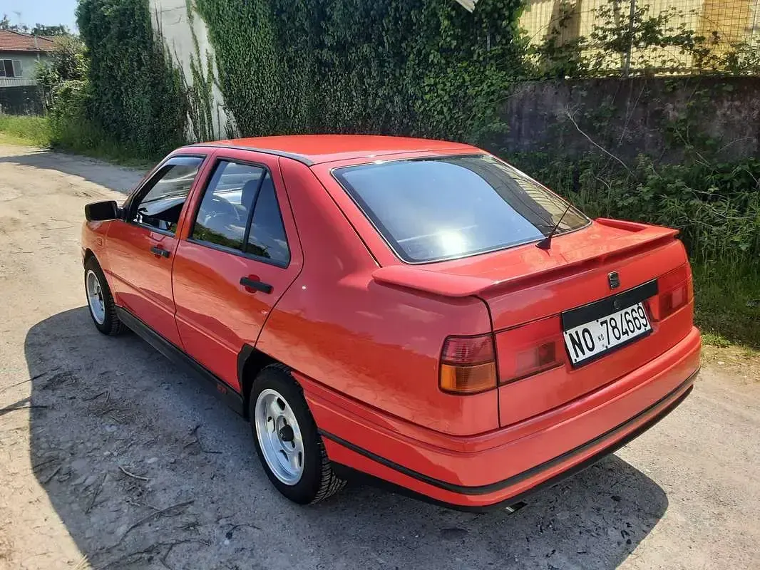 Usata Seat Toledo 73 CV (53 kW) 1993 Rosso Berlina