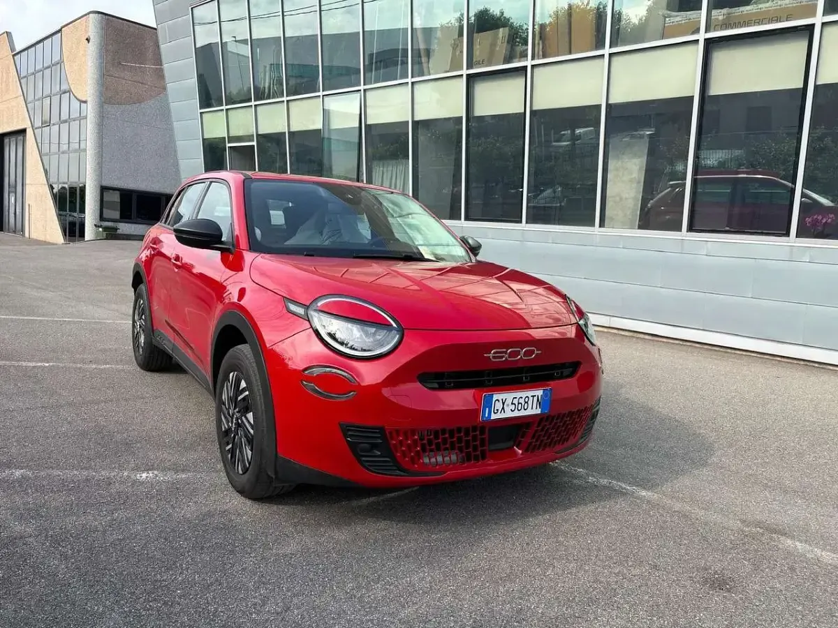 Usata Fiat 600 La Prima 101 CV (74 kW) 2025 Rosso SUV