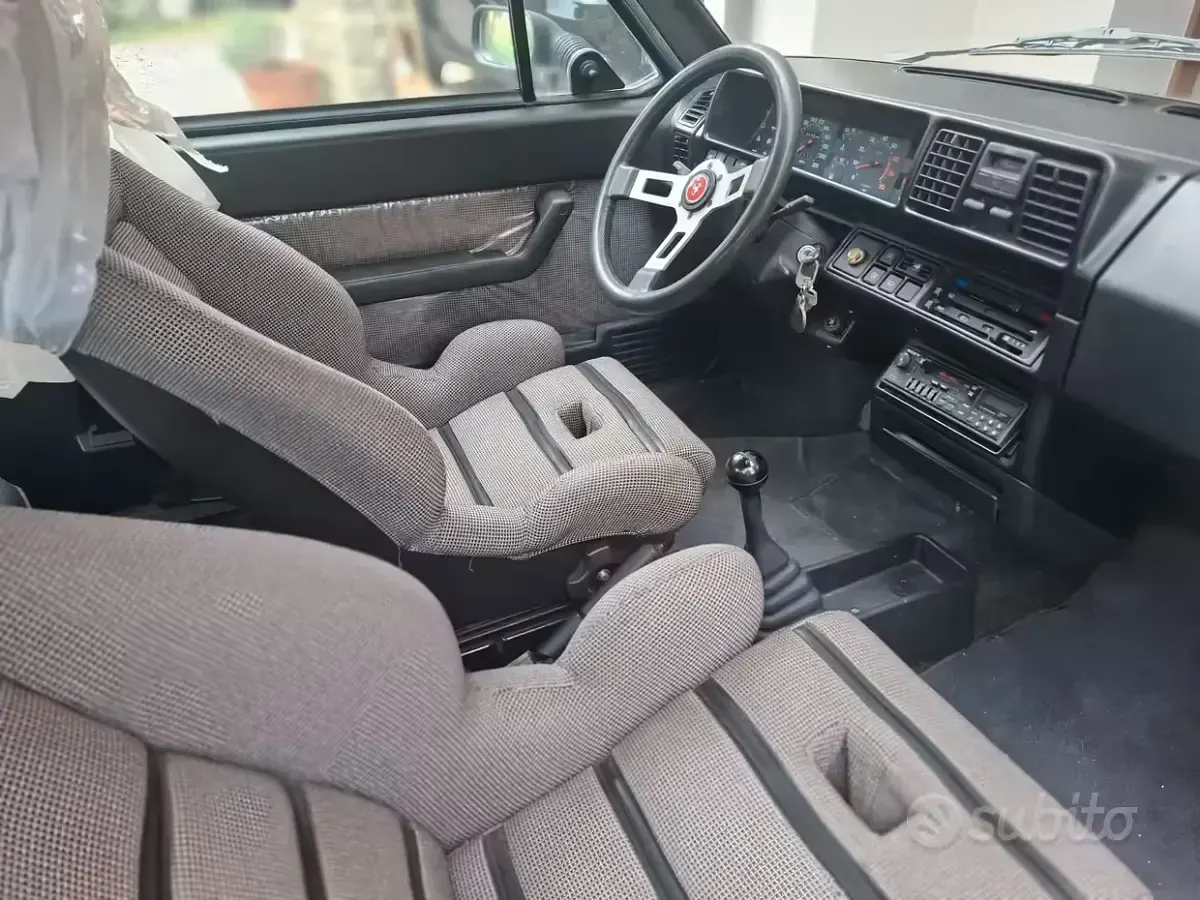 Usata Fiat Ritmo 130 CV (95 kW) 1985 Grigio Berlina