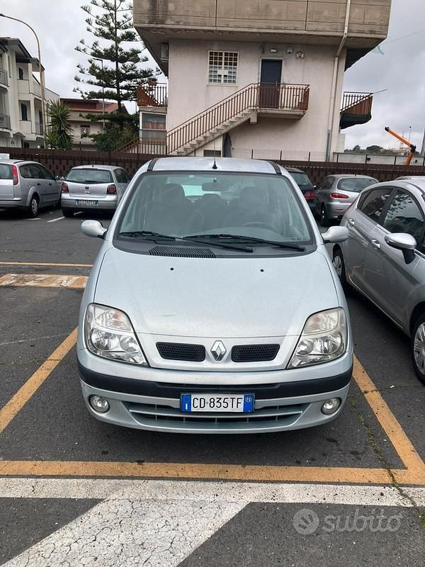 Usata Renault Scénic 2002 Grigio Monovolume