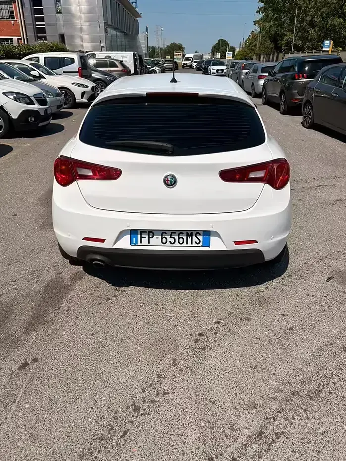 Usata Alfa Romeo Giulietta 120 CV (88 kW) 2018 Utilitaria