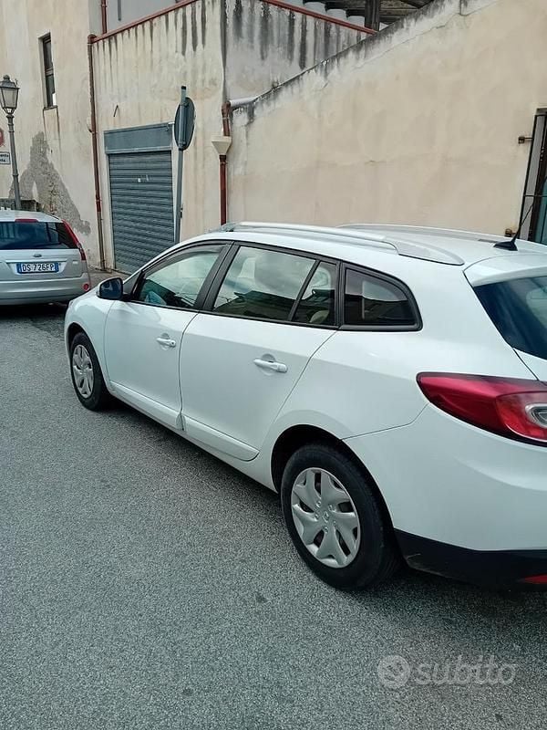 Usata Renault Mégane III 110 CV (80 kW) 2014 Bianco Station wagon