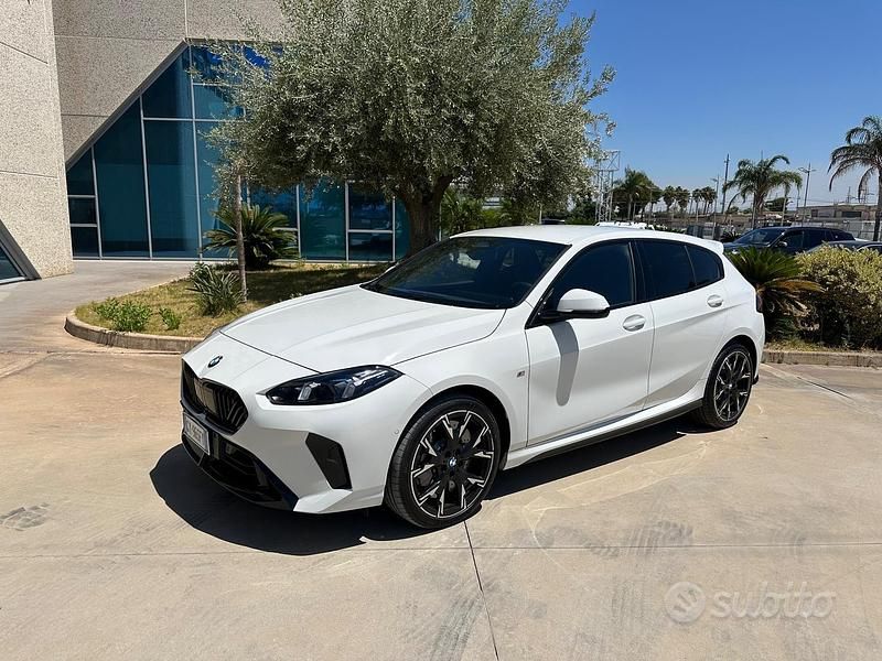 Nuova 2025 BMW 118 M Sport Due volumi | 42.900 € - Immagine 1/4