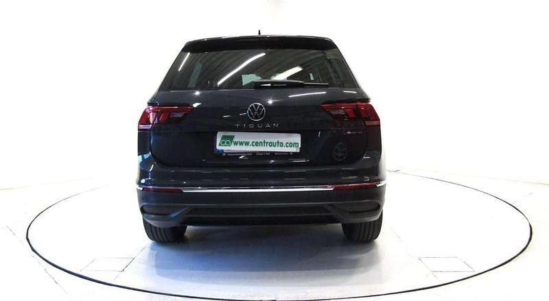 Usata VW Tiguan Life 150 CV (110 kW) 2022 Grigio SUV