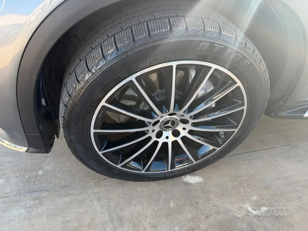 Usata Mercedes GLC250 Executive 204 CV (150 kW) 2019 Grigio SUV