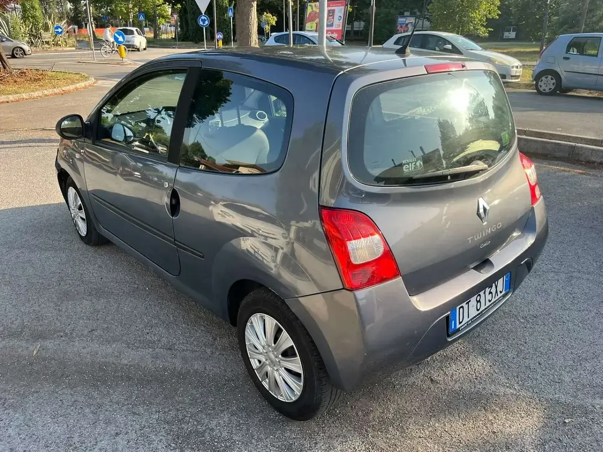 Usata Renault Twingo Dynamique 76 CV (55 kW) 2009 Grigio Utilitaria