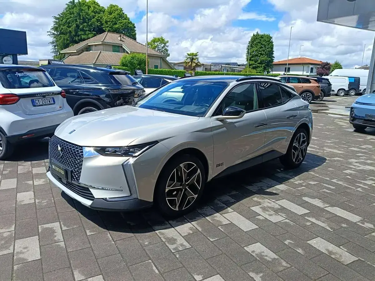 Usata DS Automobiles DS4 Crossback Rivoli Plus 131 CV (96 kW) 2022 Grigio cristallo / tetto nero SUV