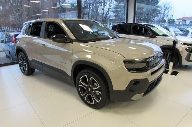 Nuova Jeep Avenger Summit 100 CV (73 kW) 2025 Beige SUV