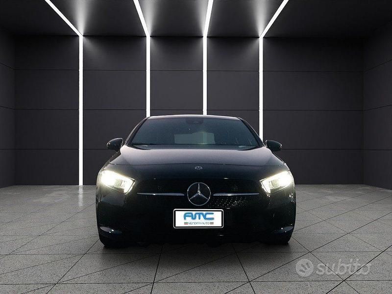 Usata Mercedes A180 Premium 116 CV (85 kW) 2019 Nero Berlina