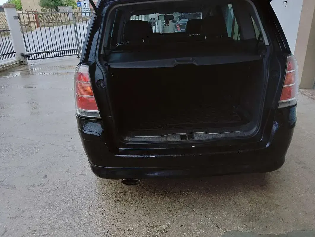 Usata Opel Zafira Cosmo 120 CV (88 kW) 2006 Monovolume