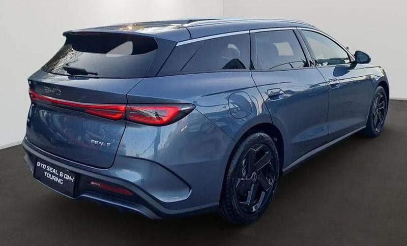 Nuova BYD Seal Boost 184 CV (135 kW) 2026 Atlentis blue Station wagon