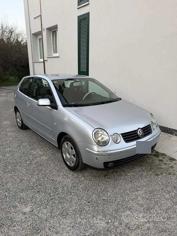 Usata VW Polo 75 CV (55 kW) 2004 Grigio Utilitaria