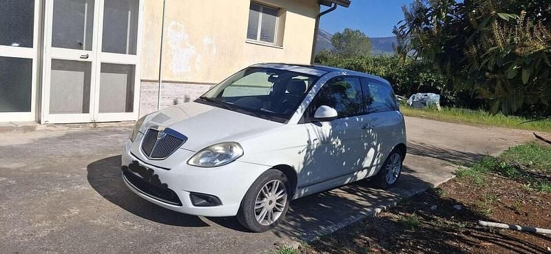 Usata Lancia Ypsilon 75 CV (55 kW) 2009 Utilitaria