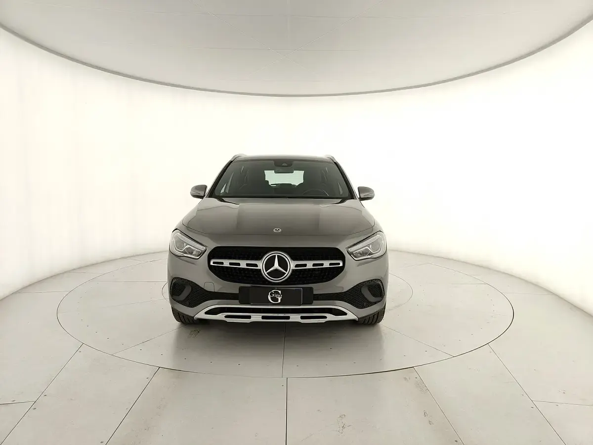 Usata Mercedes GLA200 150 CV (110 kW) 2022 Grigio SUV