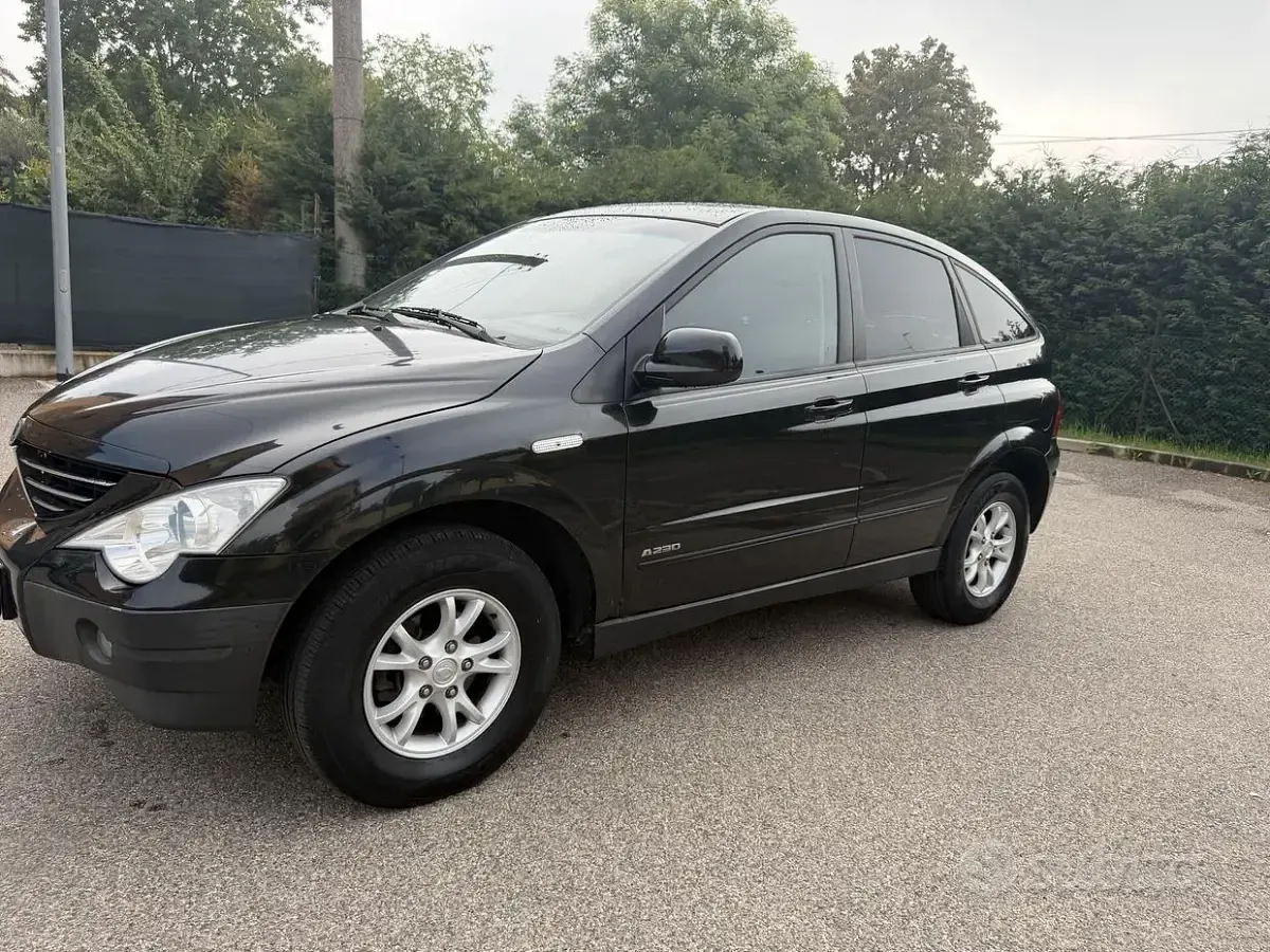 Usata SsangYong Actyon 150 CV (110 kW) 2008 Nero SUV