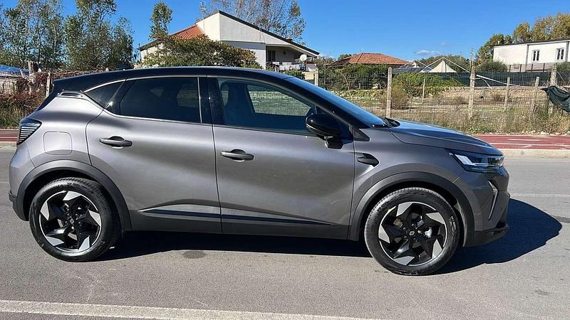 Usata Renault Captur 101 CV (74 kW) 2024 Grigio SUV