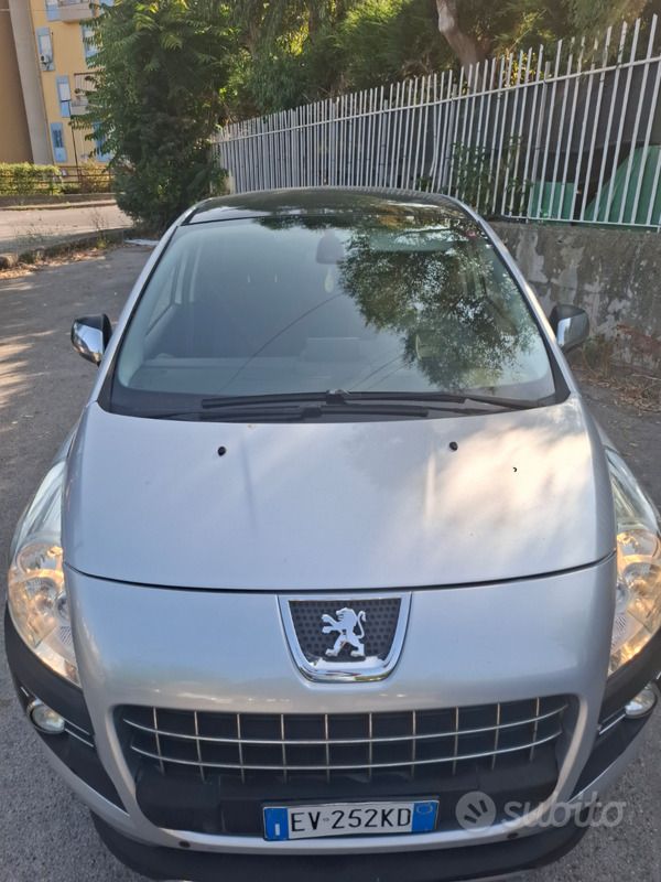 Grigio Usata 2009 Peugeot 3008 SUV | 3500 € (Ottimo prezzo) - Immagine 1/4