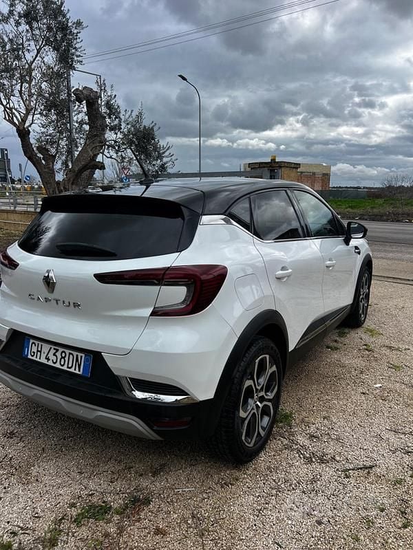 Usata Renault Captur Intens 100 CV (73 kW) 2021 Bianco SUV