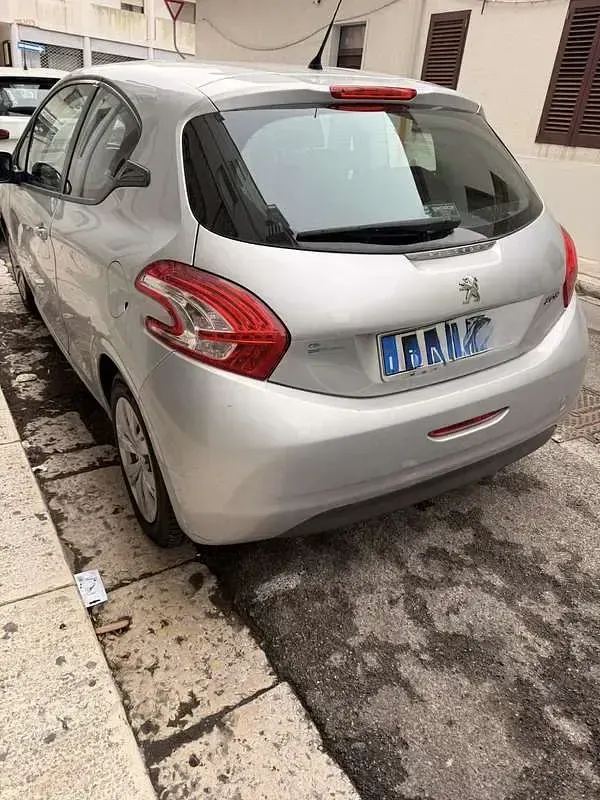 Usata Peugeot 208 Allure 82 CV (60 kW) 2012 Grigio Utilitaria
