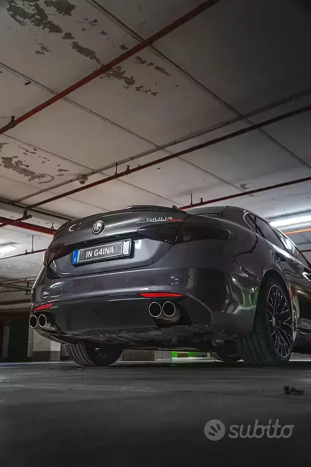 Usata Alfa Romeo Giulia 150 CV (110 kW) 2016 Grigio Berlina