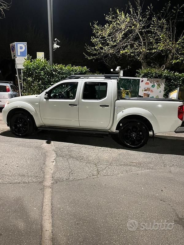 Usata Nissan Navara 190 CV (139 kW) 2011 Bianco Pick-up