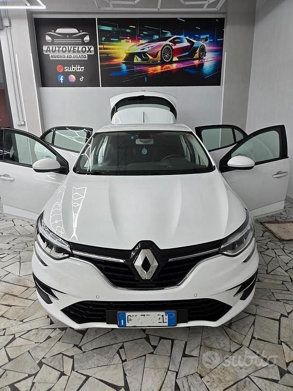 Usata Renault Mégane IV Techno 116 CV (85 kW) 2022 Bianco Berlina