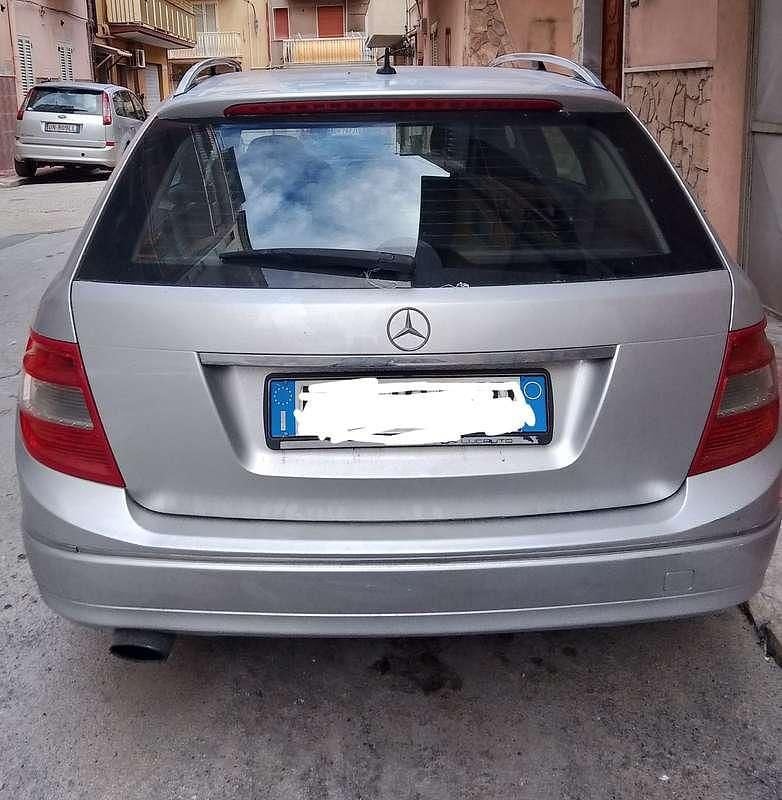 Usata Mercedes C220 Classic 170 CV (125 kW) 2009 Argento Station wagon