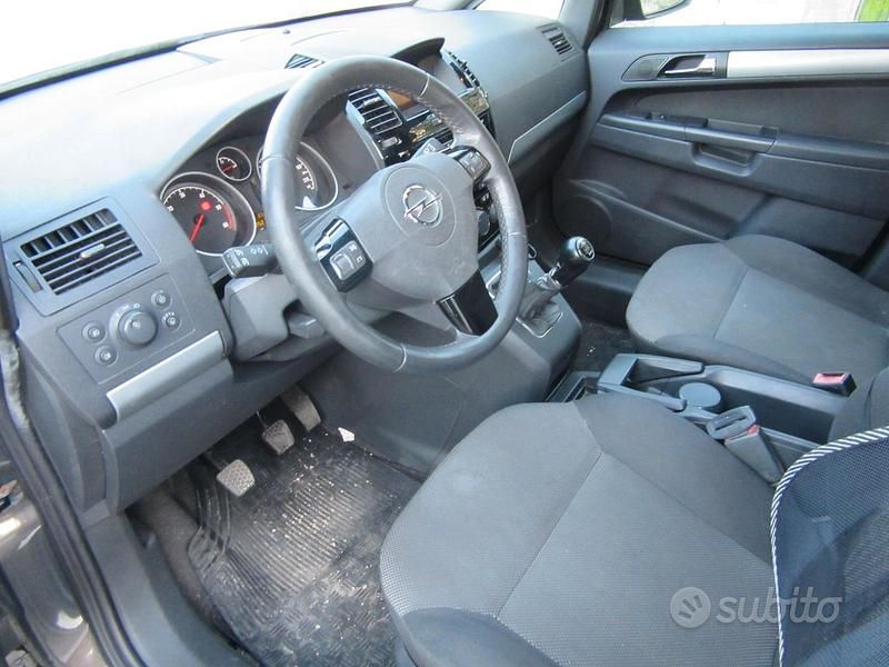 Usata Opel Zafira 2015 Marrone Monovolume