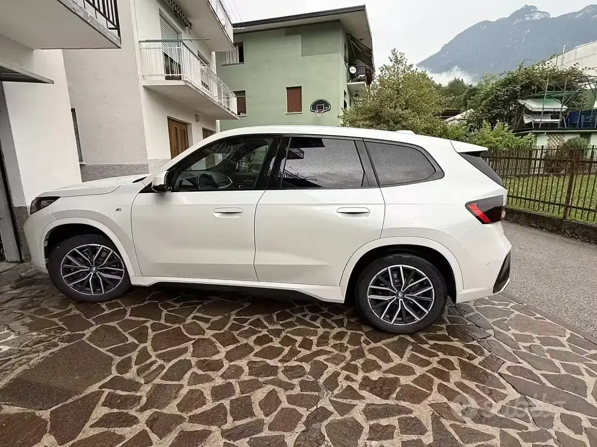 Usata BMW iX1 94 kW (128 CV) 2023 Bianco SUV