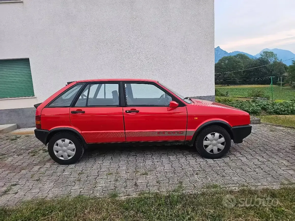 Usata Seat Ibiza Crono 63 CV (46 kW) 1990 Rosso Utilitaria
