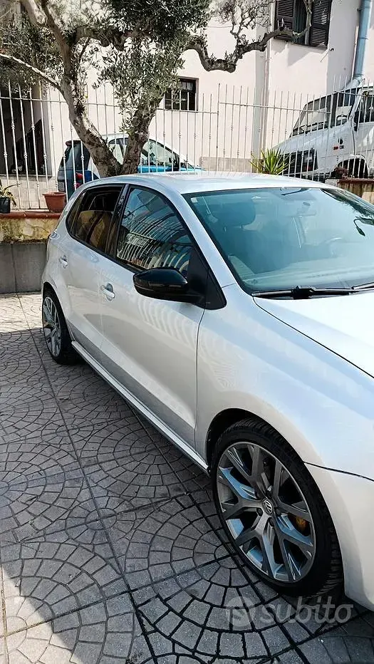 Usata VW Polo Comfortline 75 CV (55 kW) 2013 Grigio Utilitaria