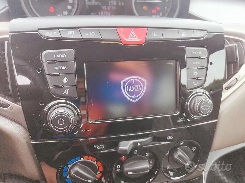 Usata Lancia Ypsilon Gold 69 CV (50 kW) 2018 Bianco Utilitaria