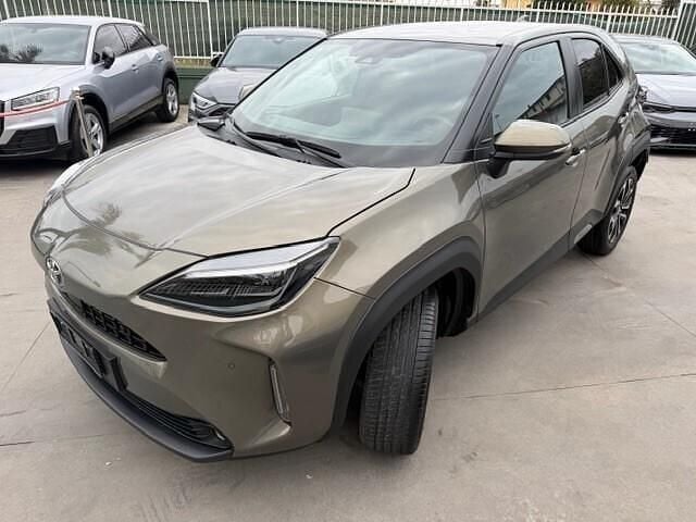 Usata Toyota Yaris Hybrid Lounge 92 CV (67 kW) 2022 Grigio Station wagon