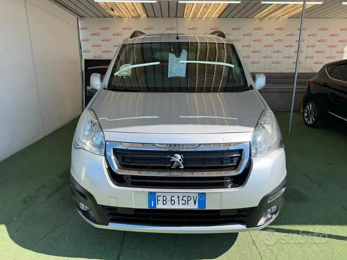 Usata Peugeot Partner 99 CV (72 kW) 2015 Grigio Monovolume
