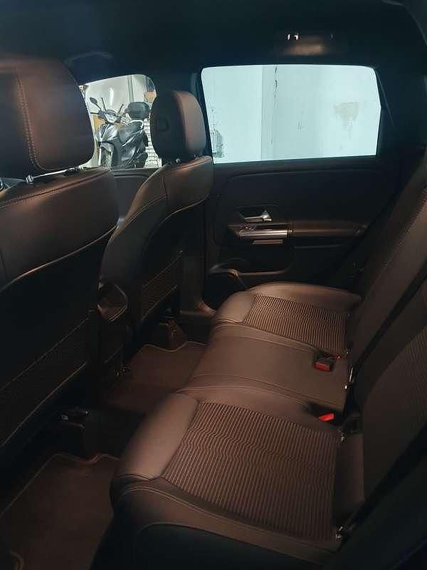 Usata Mercedes B180 116 CV (85 kW) 2022 Nero Monovolume