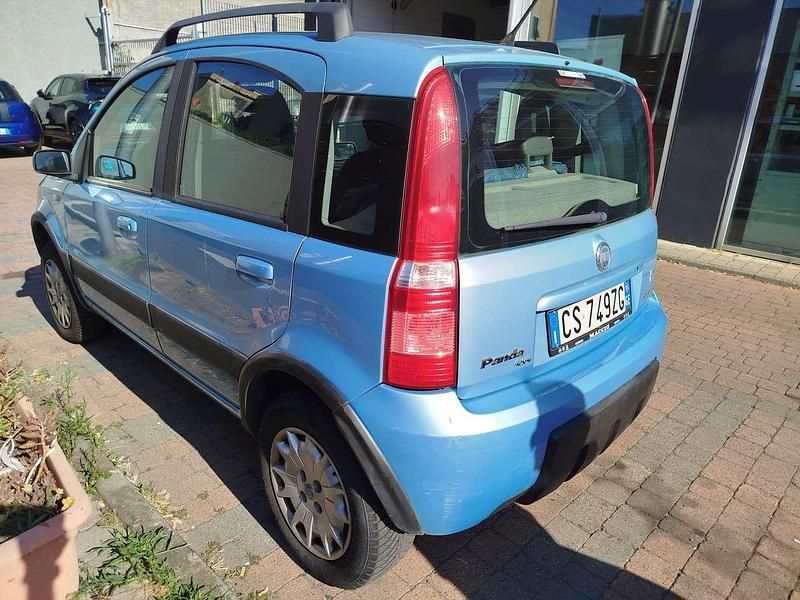Usata Fiat Panda 4x4 Climbing 60 CV (44 kW) 2005 Blu/azzurro Utilitaria