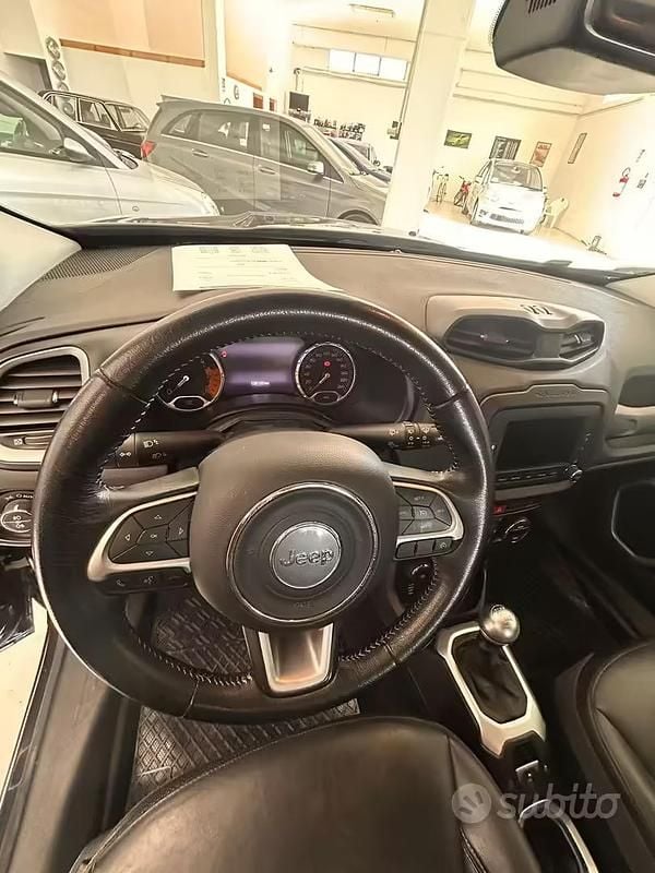 Usata Jeep Renegade Limited 140 CV (102 kW) 2014 Nero SUV