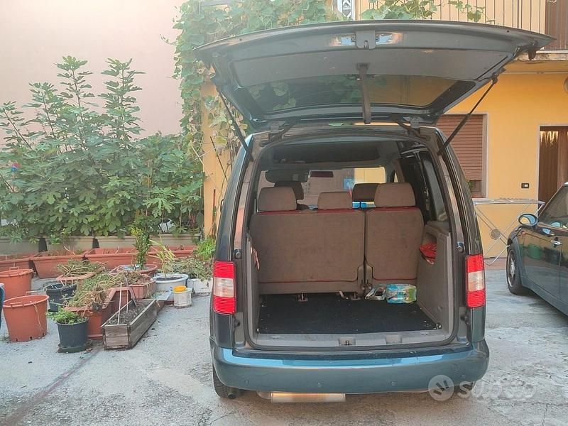 Usata VW Caddy 109 CV (80 kW) 2010 Blu Monovolume