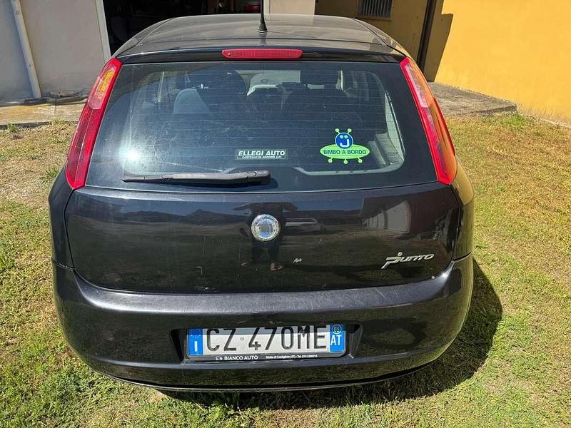 Usata Fiat Grande Punto Dynamic 90 CV (66 kW) 2005 Nero Utilitaria