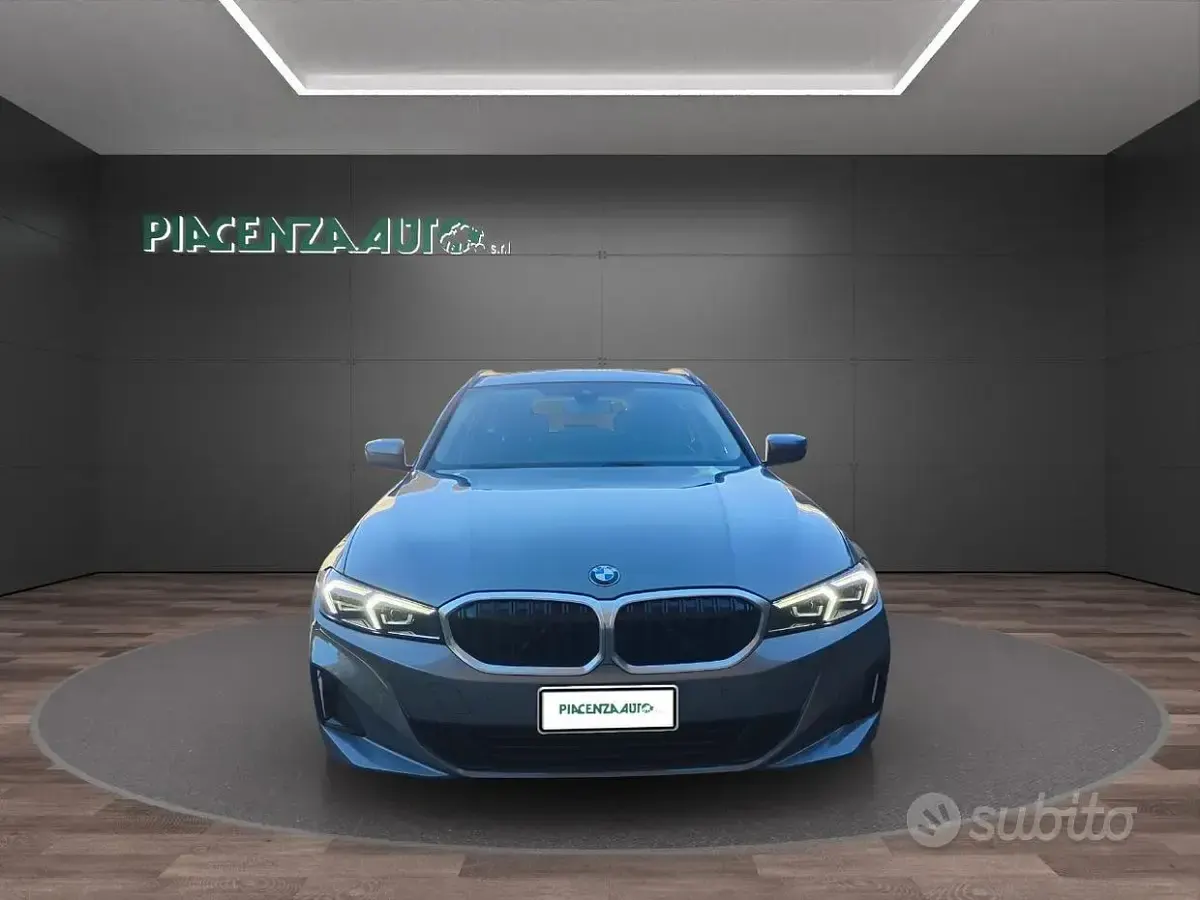 Usata BMW 318 150 CV (110 kW) 2024 Grigio Station wagon
