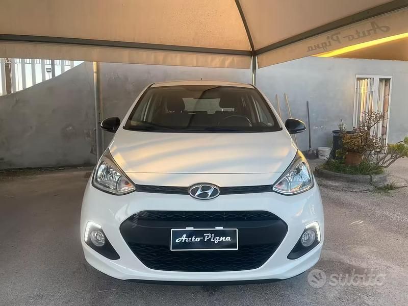 Usata Hyundai i10 Comfort 67 CV (49 kW) 2014 Bianco Utilitaria