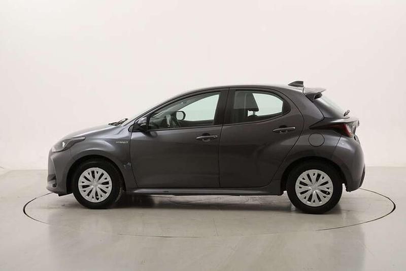 Usata Toyota Yaris Hybrid Business Edition 116 CV (85 kW) 2020 Grigio Utilitaria