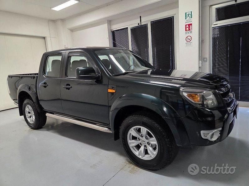 Usata Ford Ranger 143 CV (105 kW) 2011 Verde Pick-up