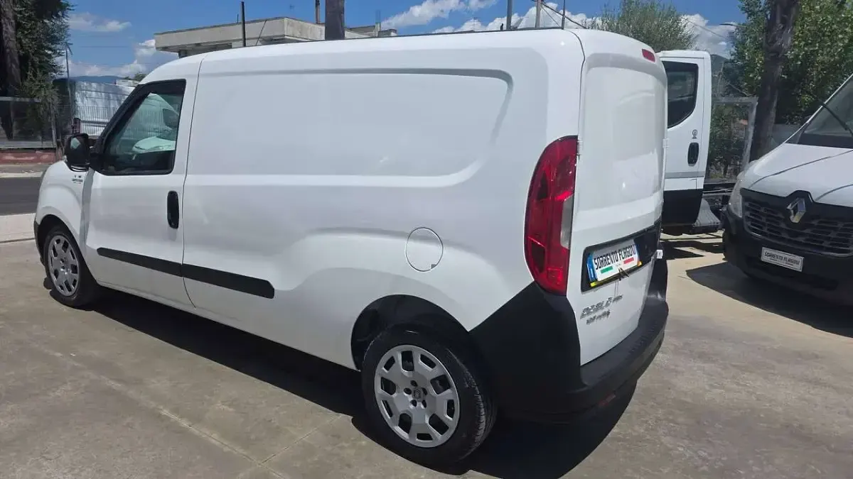 Usata Fiat Doblò Dynamic 105 CV (77 kW) 2018 Bianco Monovolume