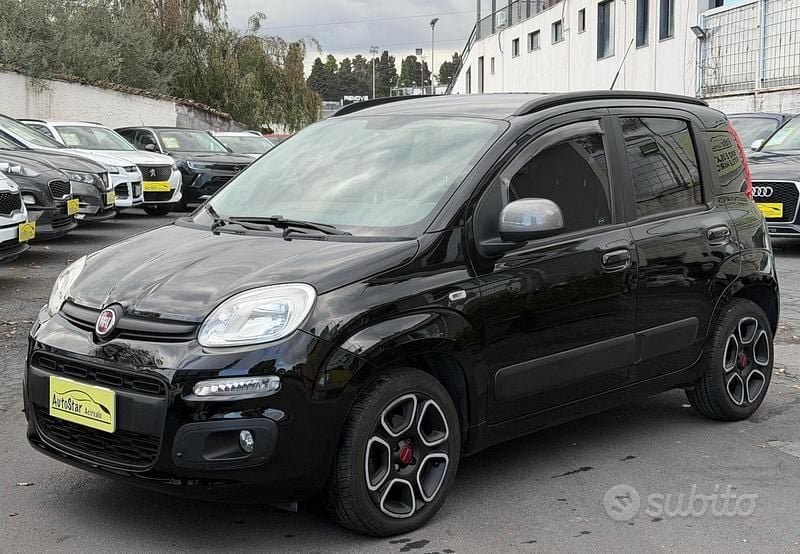 Usata Fiat Panda Lounge 69 CV (50 kW) 2013 Nero Utilitaria